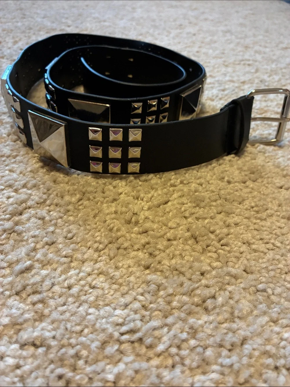 Black Studded Men's Belt - Classic Rock Style